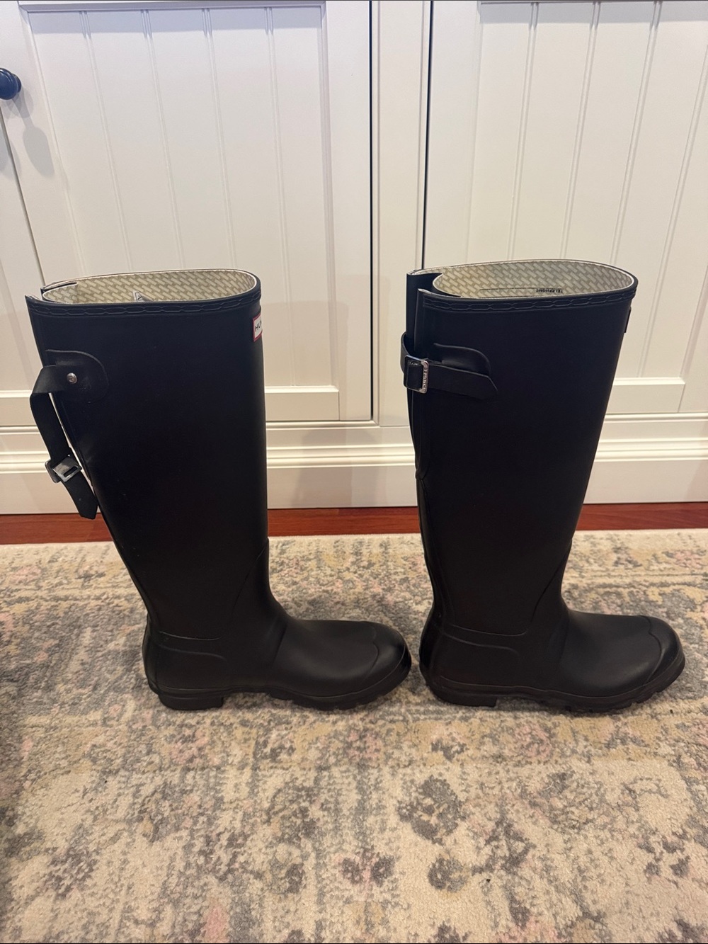 Hunter Women's Adjustable Black Rain Boots with Red Logo - Picture 4 of 6